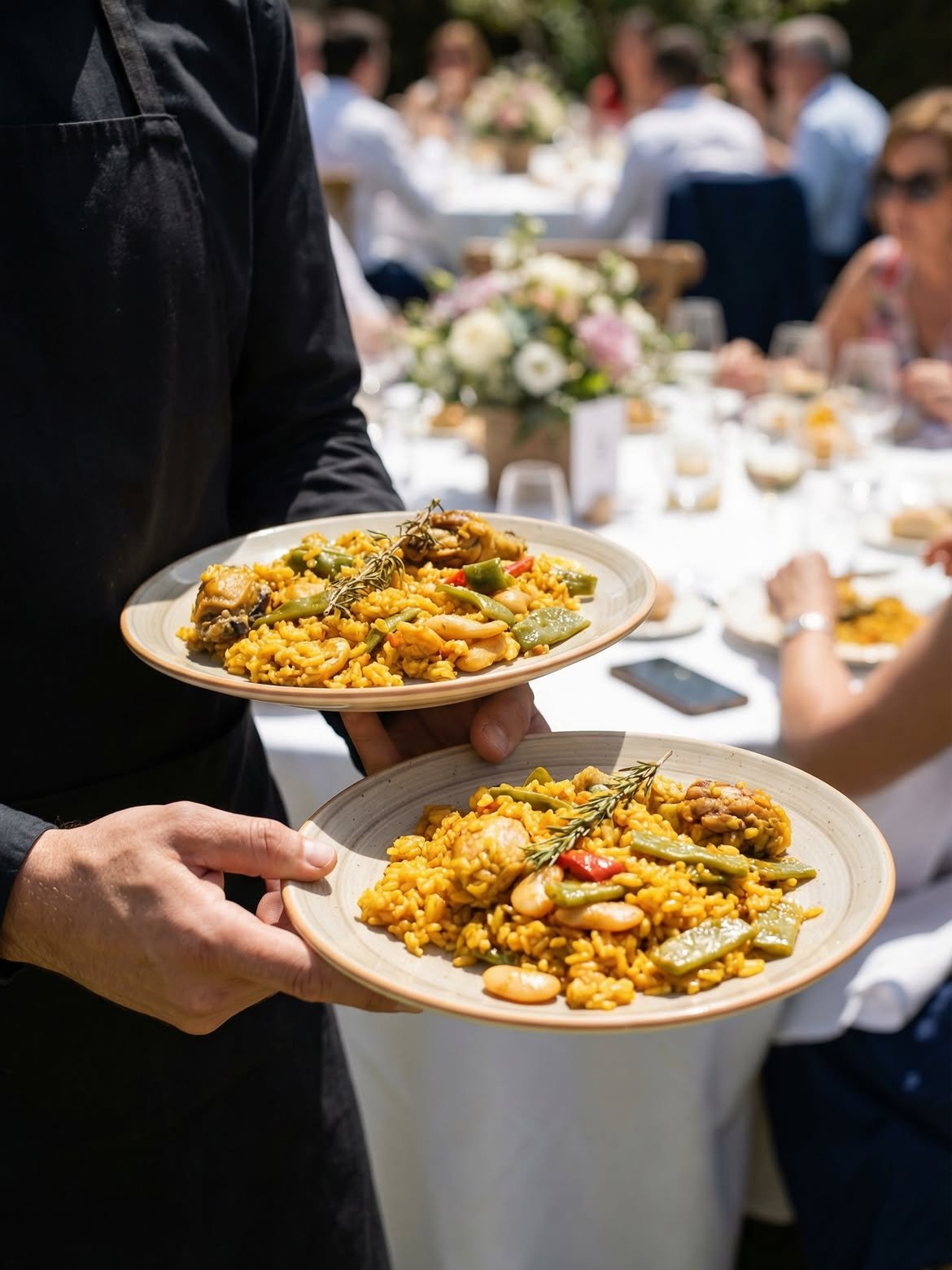 Servicio de arroz durante una celebración de Al teu gust