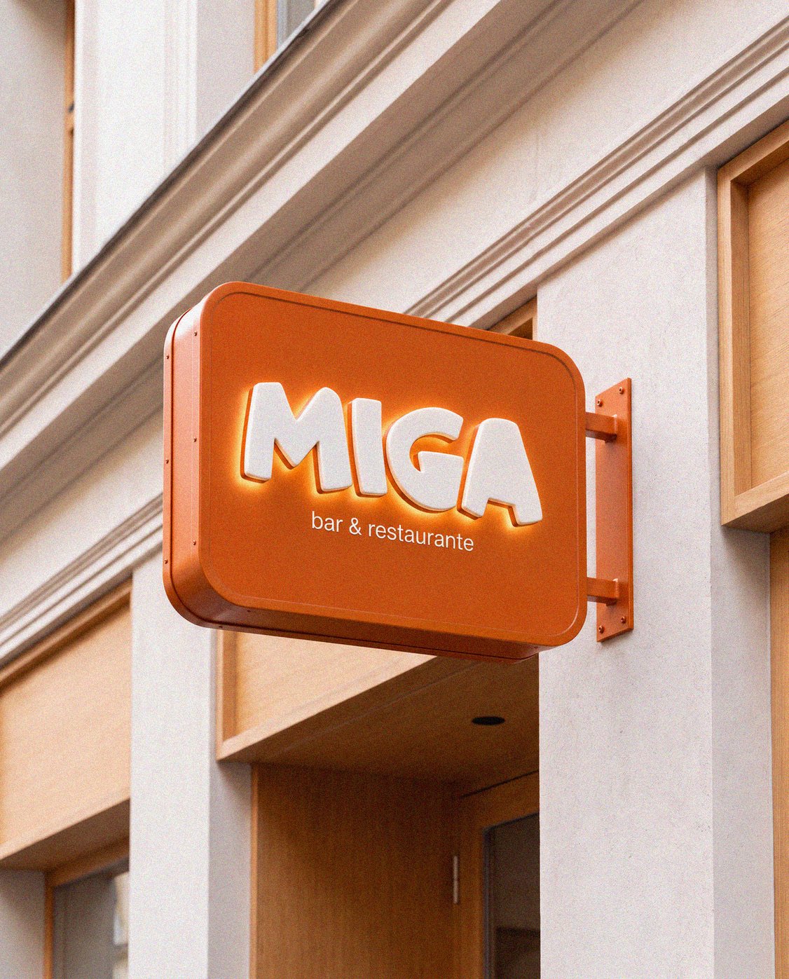 Rótulo exterior del bar y restaurante Miga